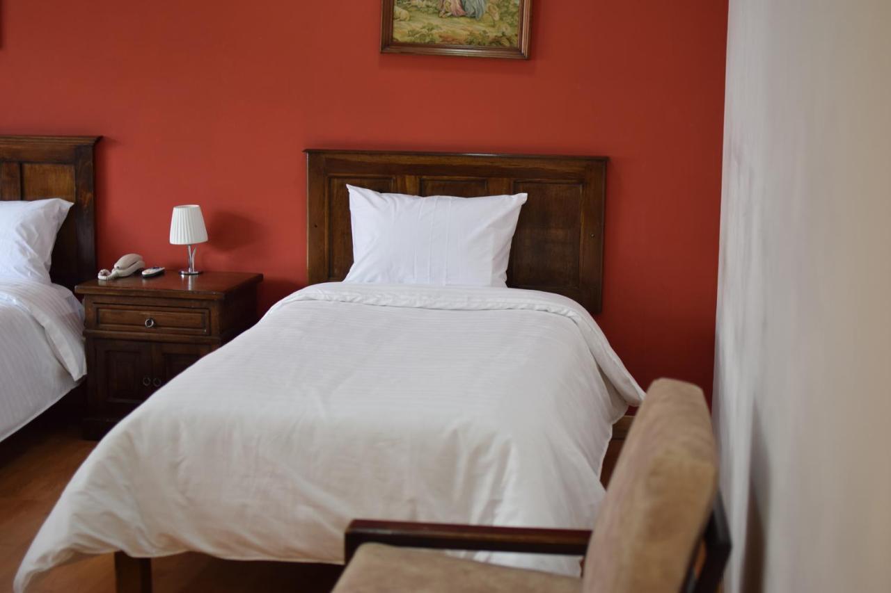 Hotel Ambassador Кито Экстерьер фото
